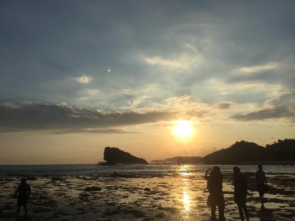 Watukarung Ristu Homestay Kalak ภายนอก รูปภาพ